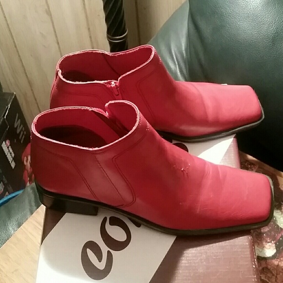 Red ankle boota - Picture 2 of 3